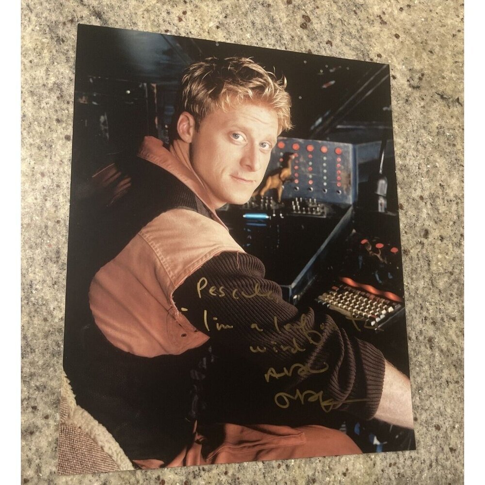 Alan Tudyk (Firefly) 8x10 authentic signed photo